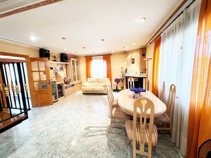 Image No.26-4 Bed Country House for sale