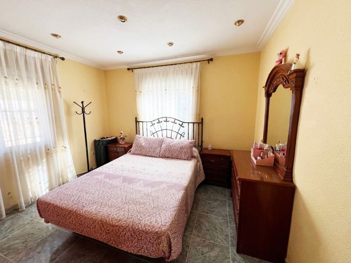 Image No.31-4 Bed Country House for sale