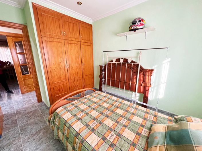 Image No.33-4 Bed Country House for sale