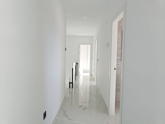 Image No.37-4 Bed Villa for sale