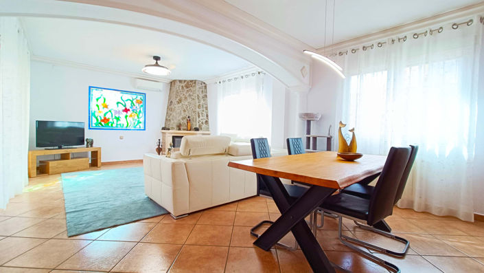 Image No.17-5 Bed Country House for sale