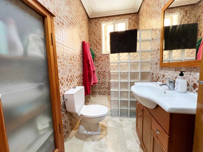 Image No.15-4 Bed Country House for sale