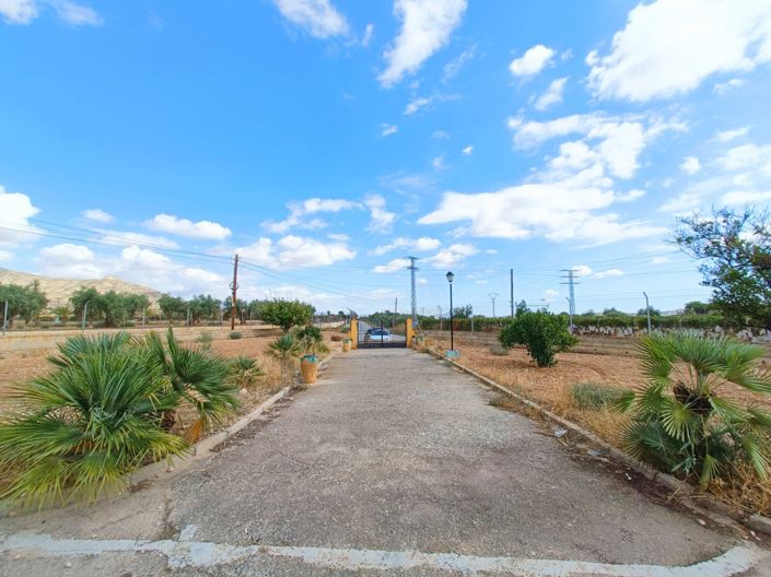 Image No.23-4 Bed Country House for sale