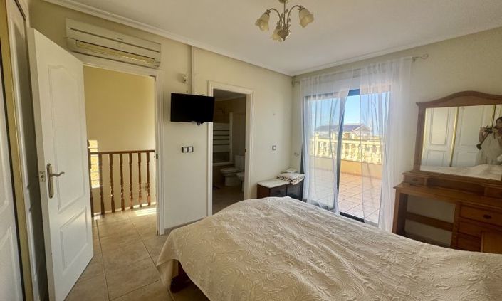 Image No.21-3 Bed Villa for sale