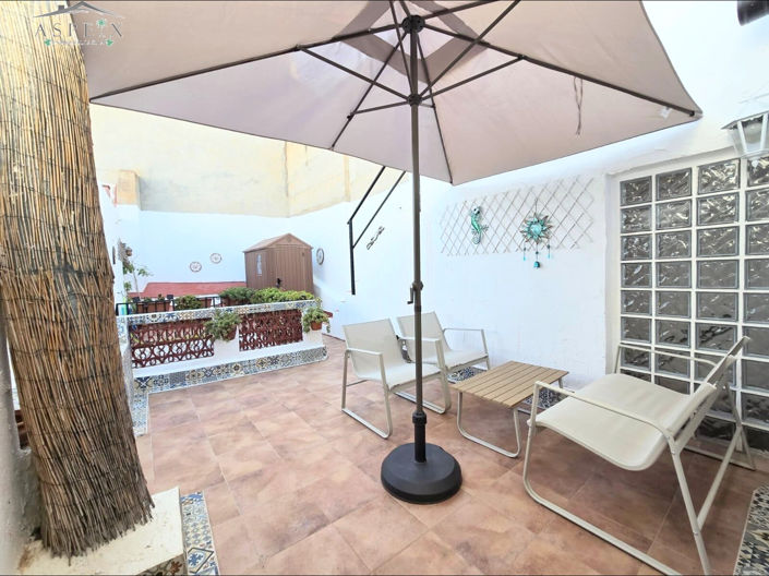 Image No.14-4 Bed Townhouse for sale