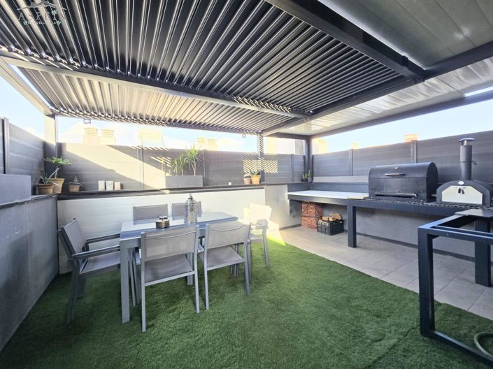 Image No.15-3 Bed Townhouse for sale