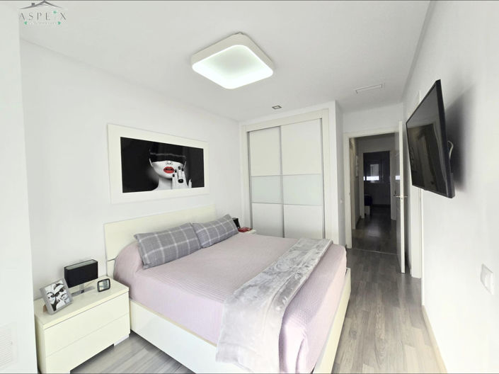 Image No.9-3 Bed Townhouse for sale