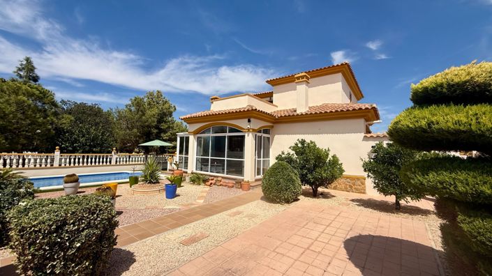 Image No.2-3 Bed Villa for sale
