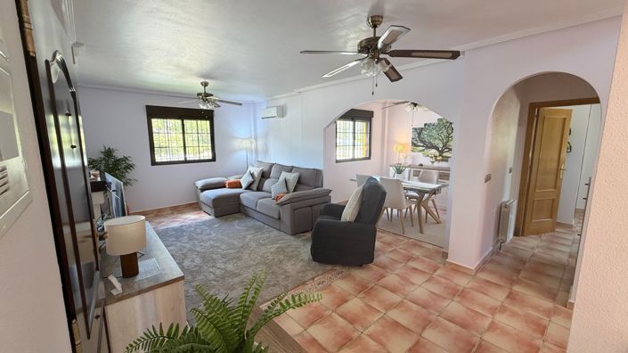 Image No.37-3 Bed Villa for sale