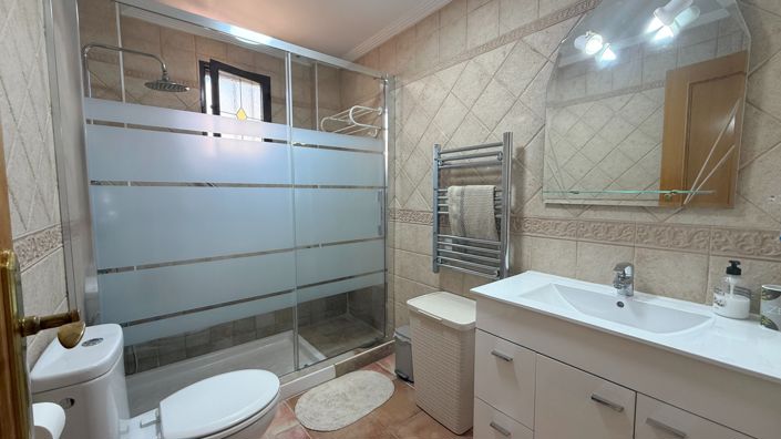 Image No.41-3 Bed Villa for sale