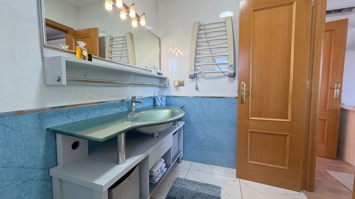 Image No.48-3 Bed Villa for sale