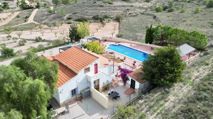 Image No.10-4 Bed Country House for sale