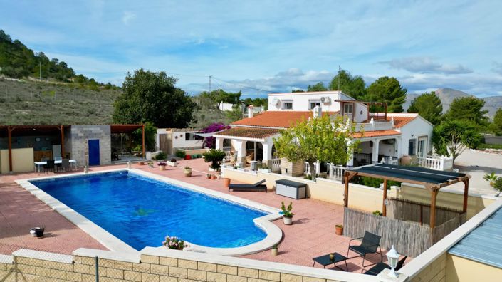 Image No.12-4 Bed Country House for sale