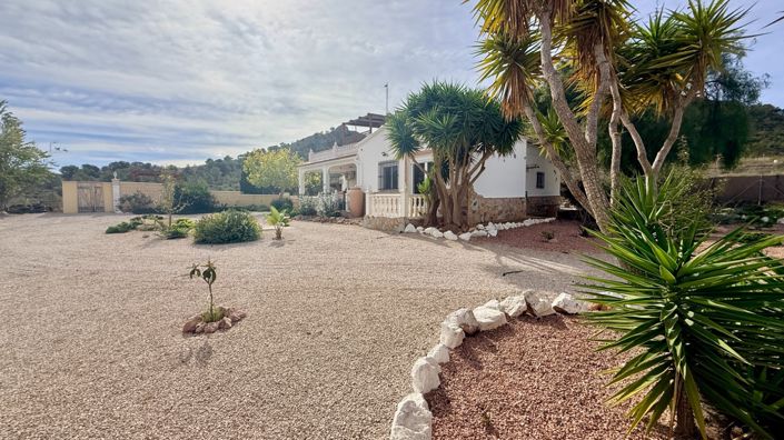 Image No.17-4 Bed Country House for sale