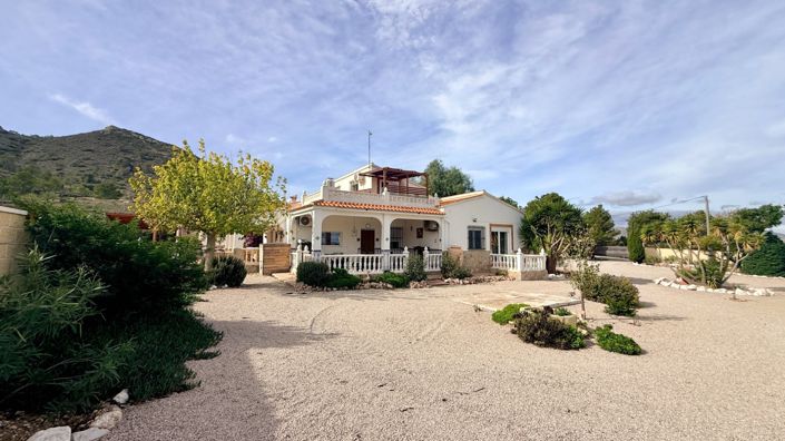 Image No.20-4 Bed Country House for sale