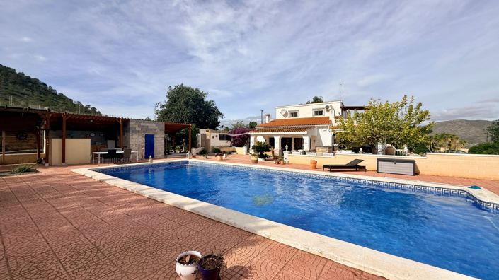 Image No.25-4 Bed Country House for sale