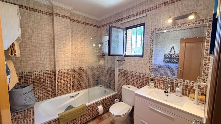 Image No.35-3 Bed Villa for sale