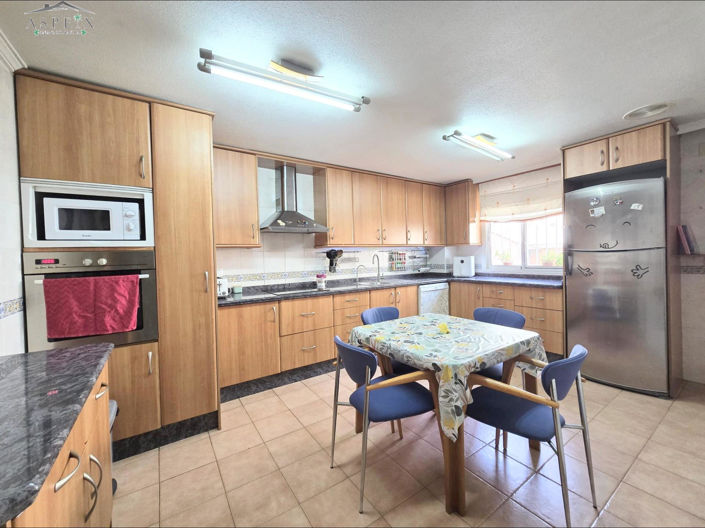 Image No.4-5 Bed Townhouse for sale