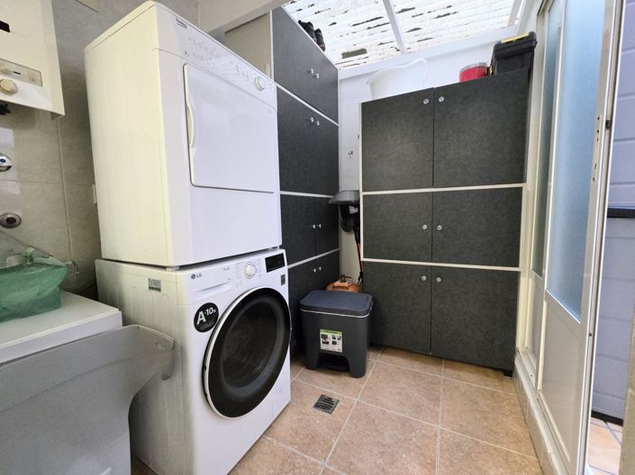 Image No.7-3 Bed Flat for sale