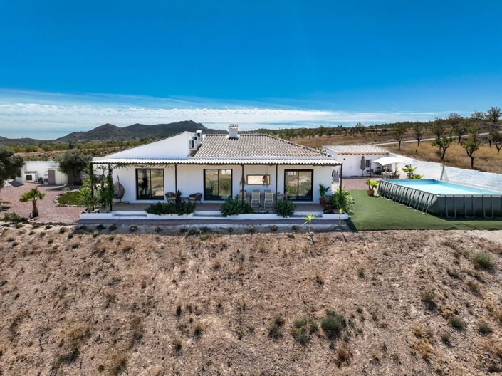 Image No.1-4 Bed Country House for sale