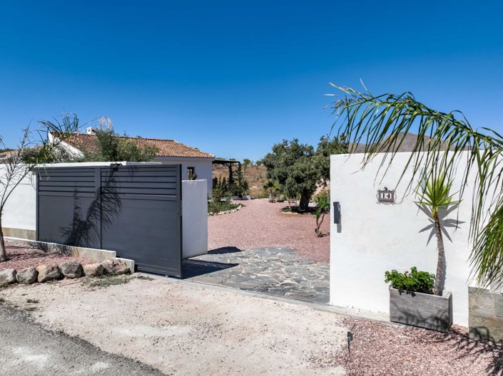 Image No.50-4 Bed Country House for sale