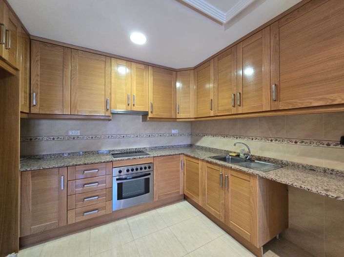 Image No.10-3 Bed Flat for sale