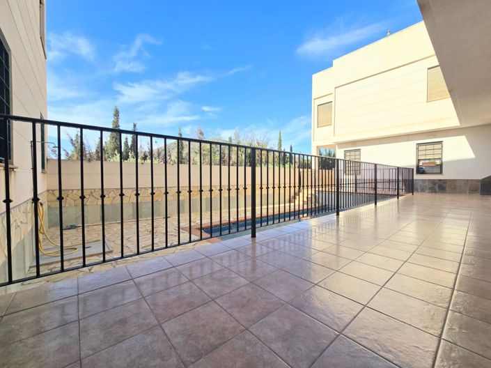 Image No.6-3 Bed Flat for sale