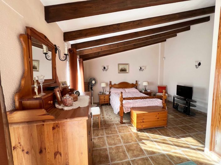 Image No.49-4 Bed Country House for sale