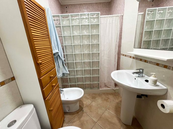 Image No.21-4 Bed Country House for sale