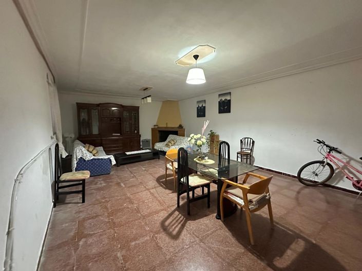 Image No.2-4 Bed Townhouse for sale