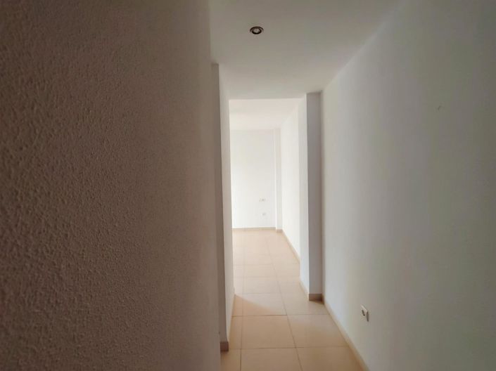 Image No.10-2 Bed Flat for sale