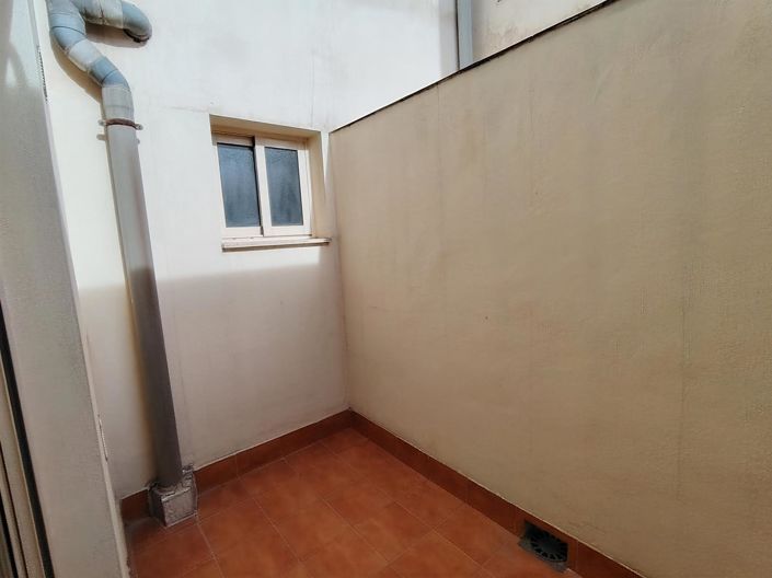 Image No.15-2 Bed Flat for sale