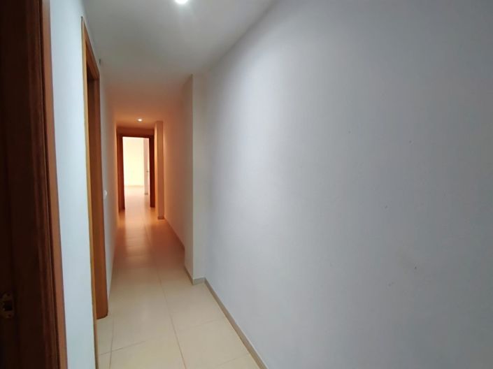 Image No.4-2 Bed Flat for sale