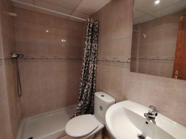 Image No.5-2 Bed Flat for sale