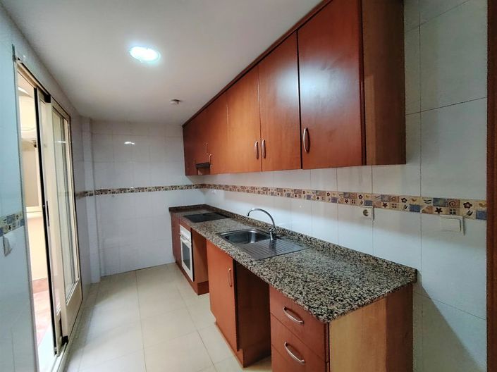 Image No.7-2 Bed Flat for sale