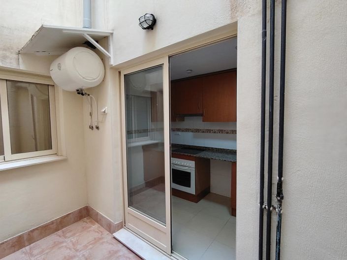 Image No.8-2 Bed Flat for sale