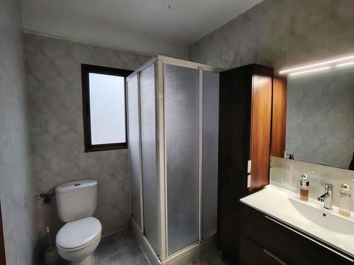 Image No.4-4 Bed Flat for sale