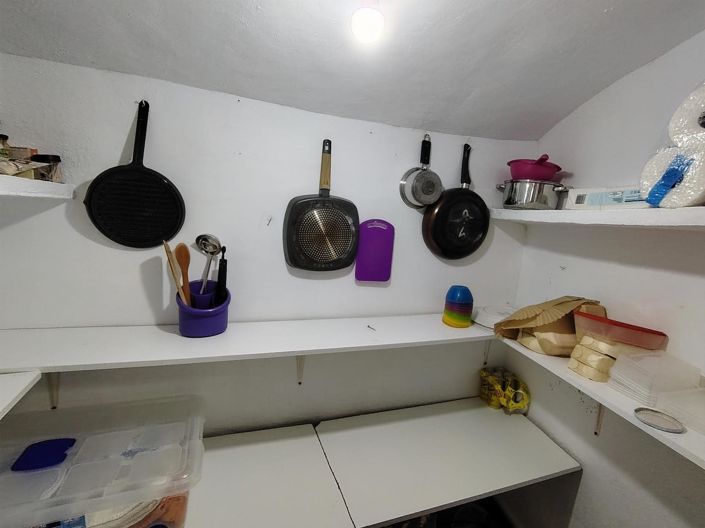 Image No.11-3 Bed House for sale