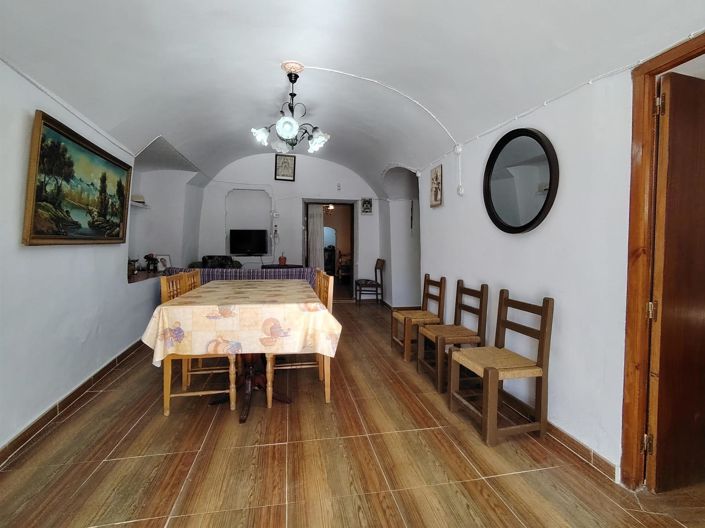 Image No.4-3 Bed House for sale