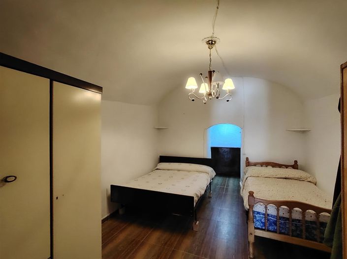 Image No.6-3 Bed House for sale