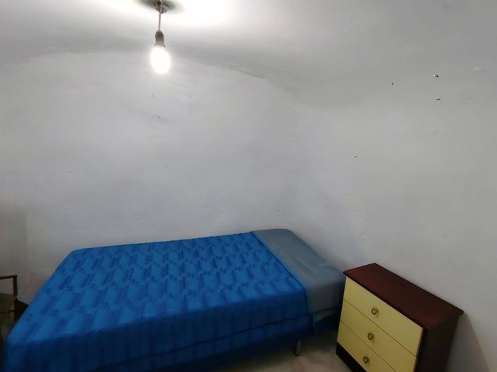 Image No.8-3 Bed House for sale