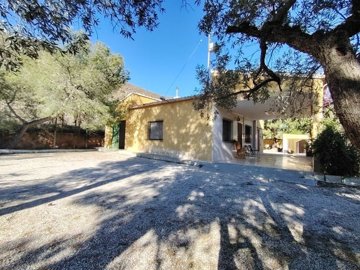 3 Bed Country House for sale