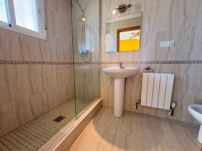 Image No.31-4 Bed Country House for sale