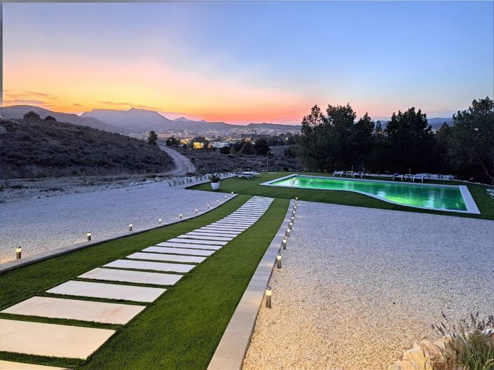 Image No.16-5 Bed Country House for sale