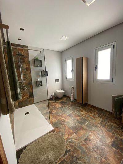 Image No.22-5 Bed Country House for sale