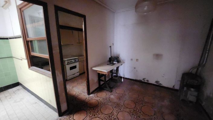 Image No.12-3 Bed Townhouse for sale