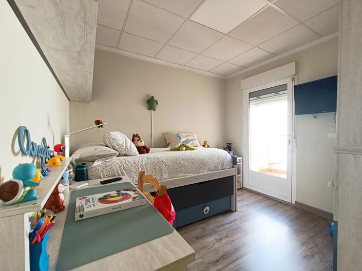 Image No.26-5 Bed Townhouse for sale