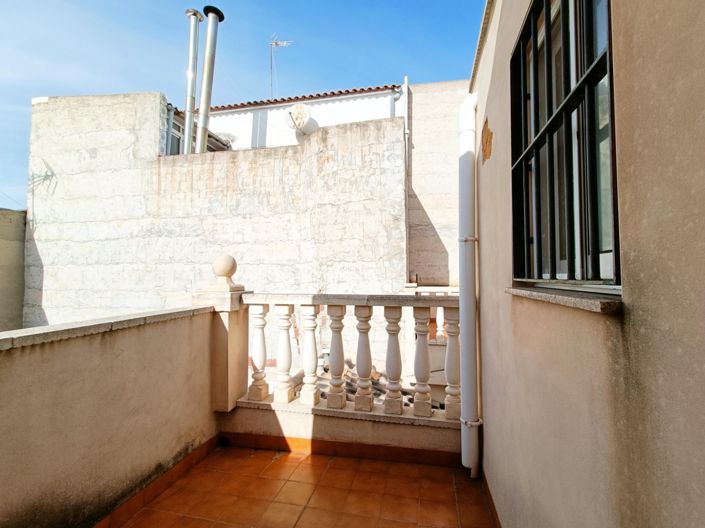 Image No.28-5 Bed Townhouse for sale