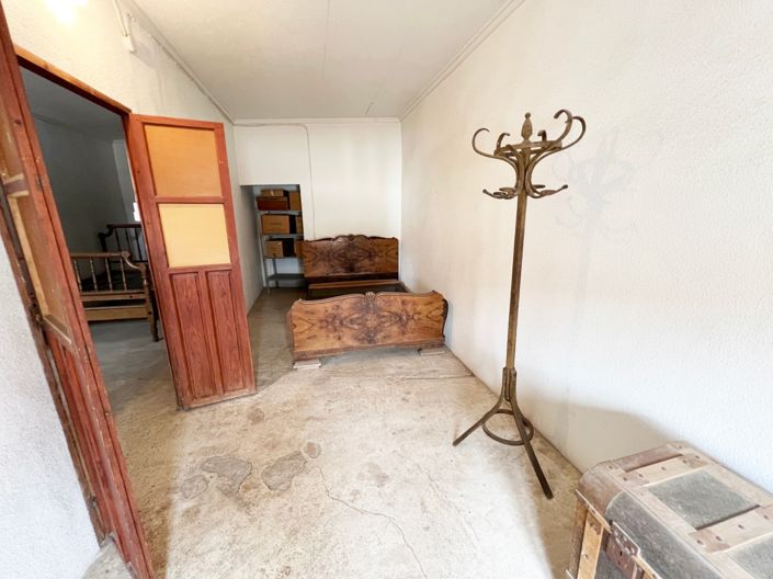 Image No.11-5 Bed Townhouse for sale