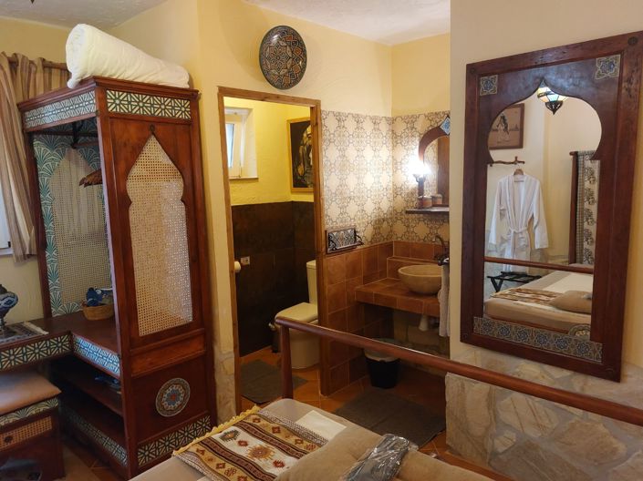 Image No.32-6 Bed Country House for sale